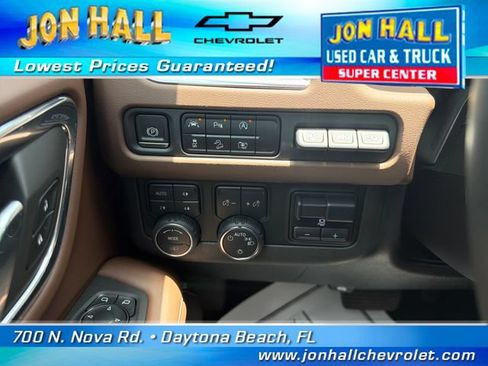 Used 2023 Chevrolet Suburban High Country AWD/4WD image 29