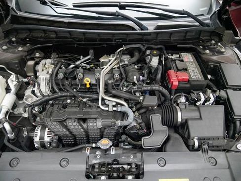 Used 2024 Nissan Altima 2.5 SV image 14