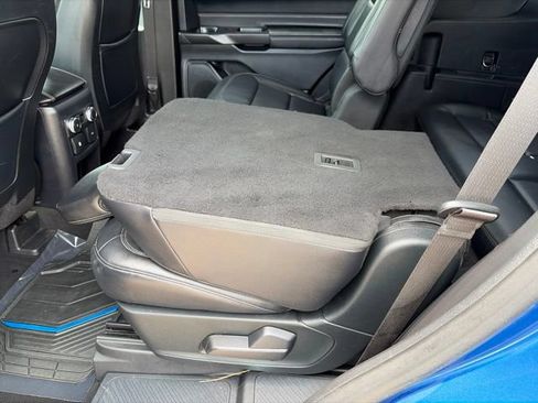 Used 2020 Ford Explorer XLT w/ Equipment Group 202A AWD/4WD image 37