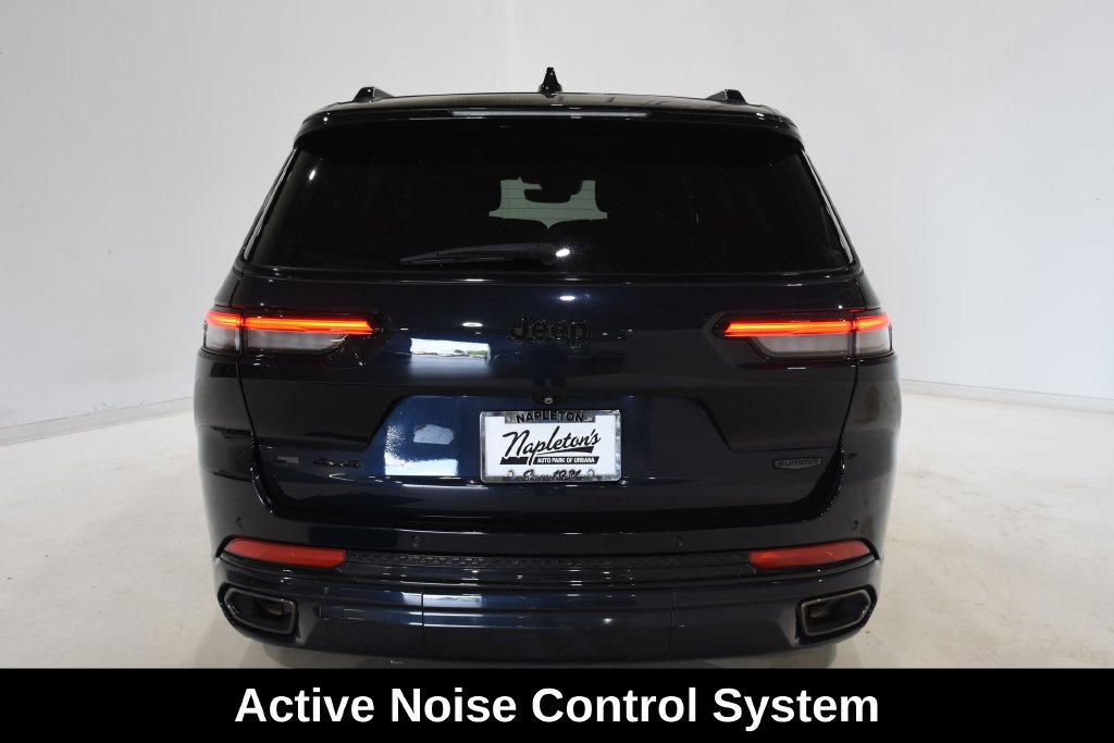 Used 2023 Jeep Grand Cherokee L Summit AWD/4WD image 6