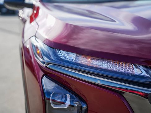 Used 2024 Chevrolet Trax RS w/ Driver Confidence Package image 11