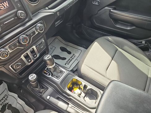Used 2020 Jeep Wrangler Sport image 27