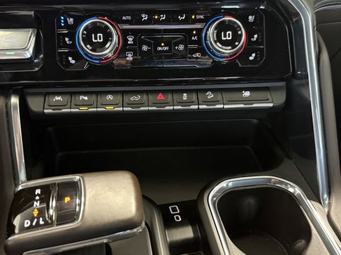 Used 2024 GMC Sierra 1500 Denali w/ Technology Package AWD/4WD image 14
