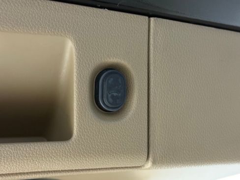 Used 2018 Cadillac Escalade Platinum image 50