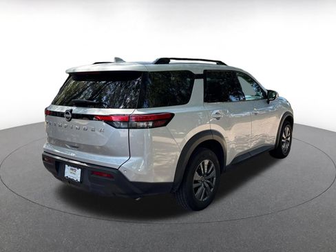 Used 2025 Nissan Pathfinder SV FWD image 12