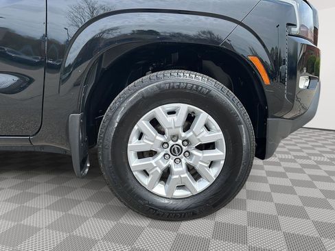 Used 2022 Nissan Frontier SV w/ Technology Package AWD/4WD image 12