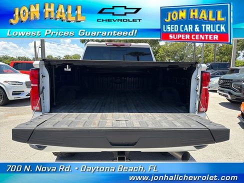 Used 2025 Chevrolet Silverado 3500 High Country w/ High Country Premium Package AWD/4WD image 9