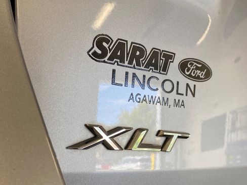 Certified 2021 Ford Explorer XLT w/ Equipment Group 202A image 7