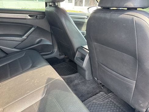 Used 2017 Volkswagen Passat 1.8T R-Line image 20