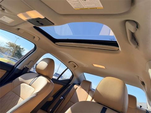 Used 2024 Nissan Sentra SV w/ SV Premium Package image 19