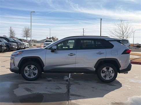 Used 2025 Toyota RAV4 XLE image 6