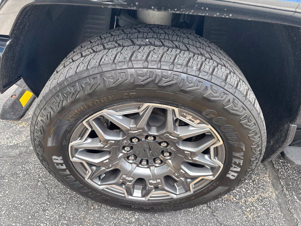 Used 2024 GMC Hummer EV 3X AWD/4WD image 6