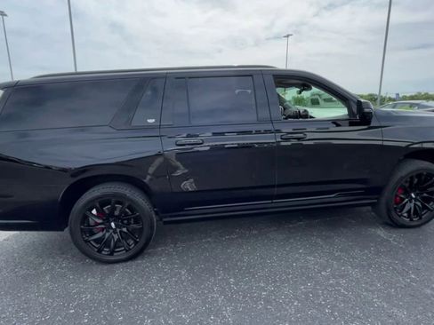 Used 2023 Cadillac Escalade ESV Sport Platinum w/ LPO, ONYX Package AWD/4WD image 8