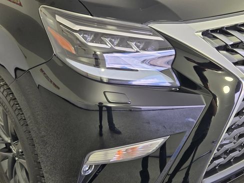 Used 2023 Lexus GX 460 Premium w/ Premium Package AWD/4WD image 9