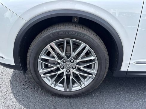 Used 2023 Acura MDX w/ Advance Package AWD/4WD image 10