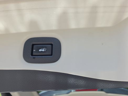 Used 2017 Nissan Rogue SV w/ SV Premium Package AWD/4WD image 29