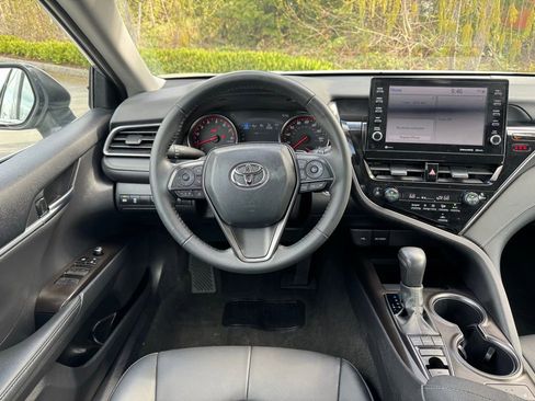 Used 2024 Toyota Camry XSE FWD image 10