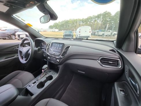 Certified 2024 Chevrolet Equinox RS image 32