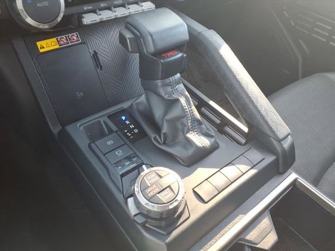 Certified 2025 Toyota 4Runner TRD Off-Road Premium image 19