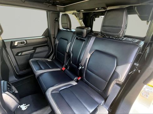 Certified 2025 Ford Bronco Outer Banks w/ Sasquatch Package AWD/4WD image 26