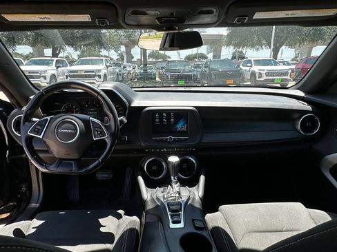 Used 2018 Chevrolet Camaro LT RWD image 12