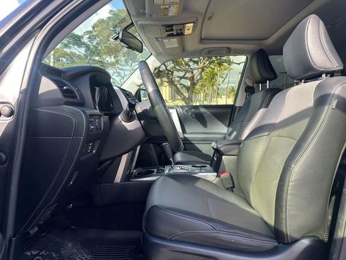 Used 2019 Toyota 4Runner SR5 Premium RWD image 10