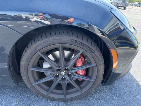 Used 2025 Toyota GR86 Premium w/ Performance Package image 7