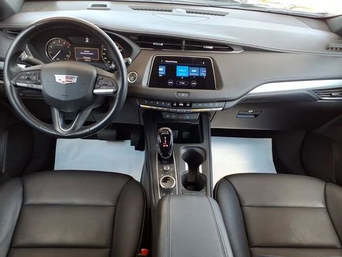 Used 2022 Cadillac XT4 Premium Luxury w/ Enhanced Visibility Package FWD image 19