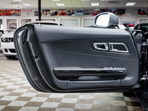 Used 2017 Mercedes-Benz AMG GT S image 13