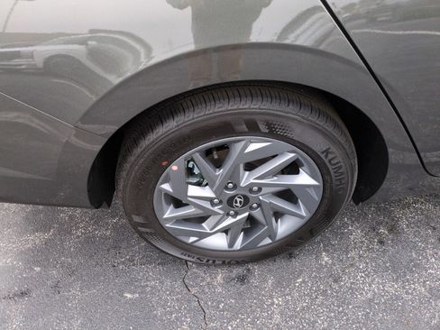 New 2026 Hyundai Elantra Hybrid FWD image 9
