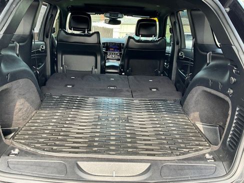 Used 2019 Jeep Grand Cherokee Altitude AWD/4WD image 37