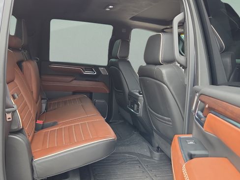 Used 2024 GMC Sierra 3500 Denali Ultimate AWD/4WD image 14