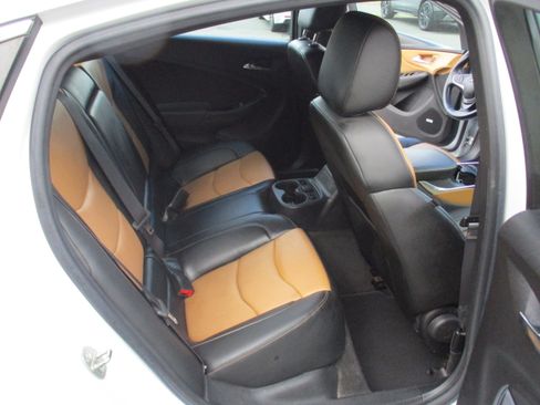 Used 2016 Chevrolet Volt Premier w/ Driver Confidence Package image 13