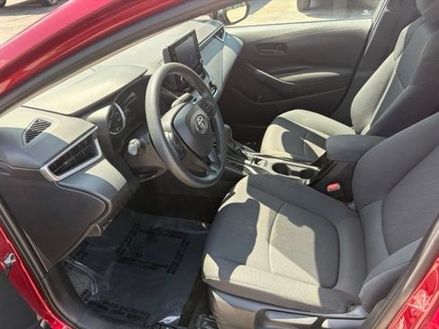 Used 2022 Toyota Corolla LE FWD image 12