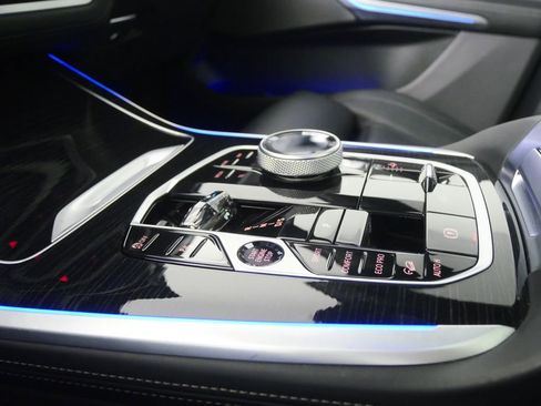 Certified 2024 BMW X7 M60i w/ Executive Package image 28