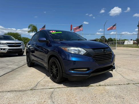 Used 2017 Honda HR-V LX image 3