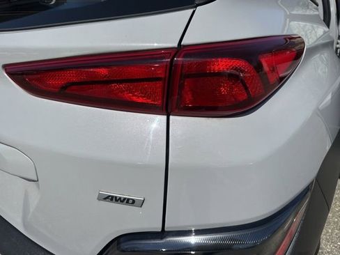 Used 2022 Hyundai Kona SE image 32