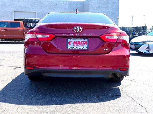Used 2019 Toyota Camry LE FWD image 6
