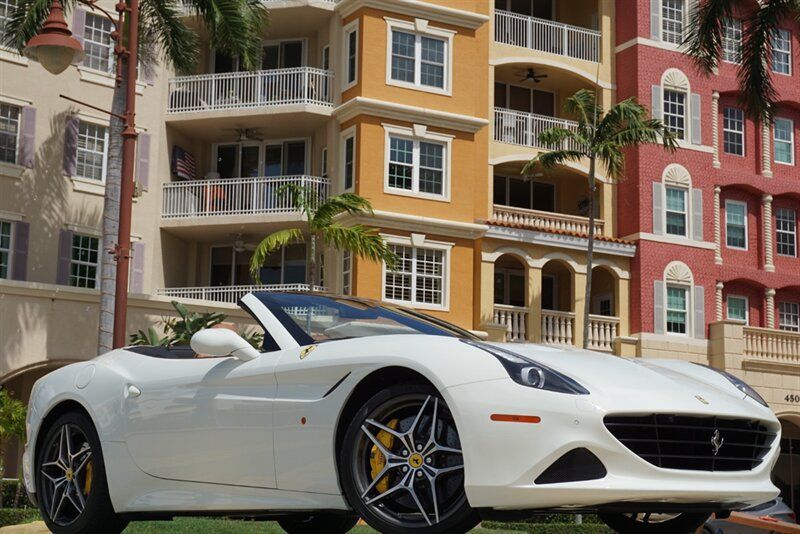 Used 2017 Ferrari California T RWD image 1