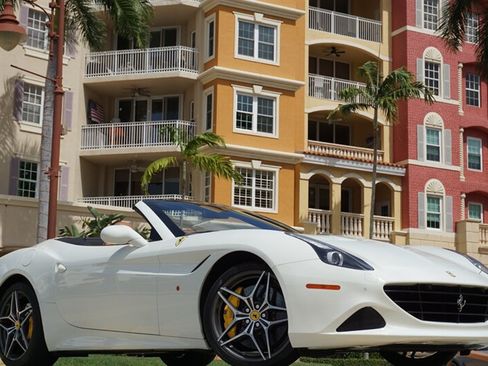 Used 2017 Ferrari California T RWD image 1