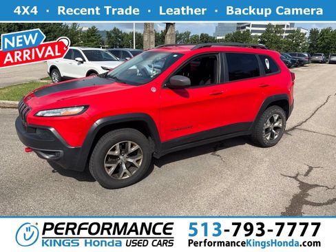 Used 2017 Jeep Cherokee Trailhawk w/ Cold Weather Group AWD/4WD image 1