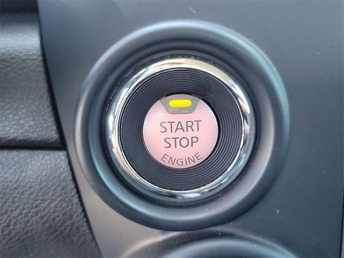 Certified 2024 Nissan Titan SV image 9