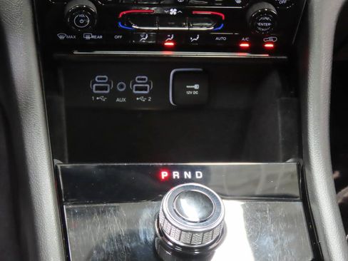 Used 2022 Jeep Grand Cherokee L Limited RWD image 11