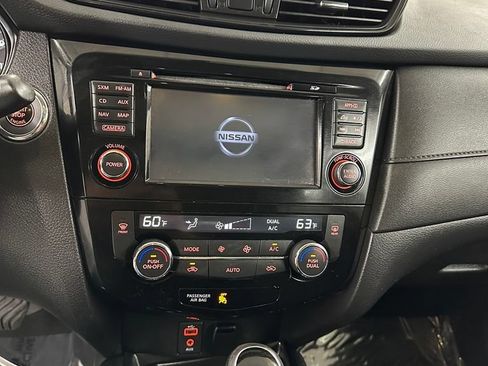 Used 2017 Nissan Rogue SV w/ Sun & Sound Touring Package AWD/4WD image 18