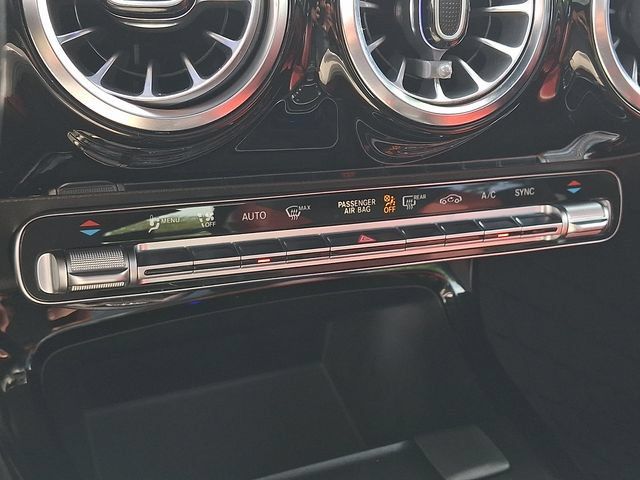 Used 2022 Mercedes-Benz CLA 250 4MATIC image 17