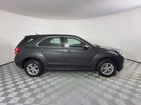 Used 2017 Chevrolet Equinox LS AWD/4WD image 4