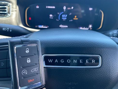 Used 2023 Jeep Wagoneer Series II AWD/4WD image 49