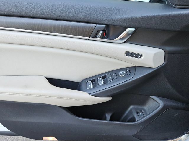 Used 2018 Honda Accord Touring image 29