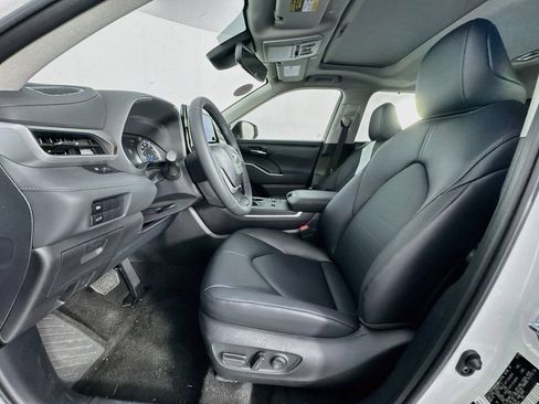 New 2026 Toyota Highlander XLE AWD/4WD image 11