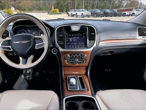Used 2019 Chrysler 300 C w/ Safetytec Plus Group image 15